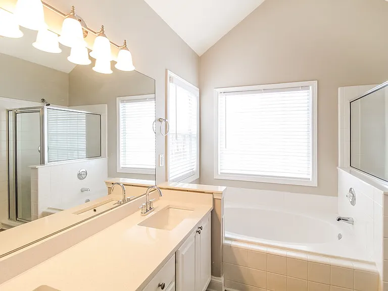 110 Rosewood Cir — Photo 15