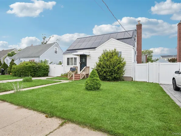 1043 Thomas Avenue, Baldwin, NY 11510