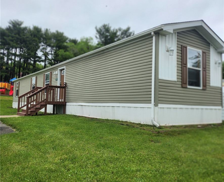 1st image of 203 Cardinal Dr