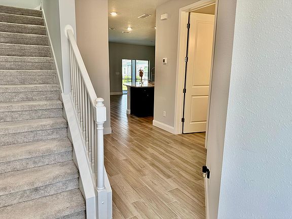 3rd image of 124 Killarney Ave