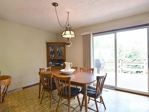 5th image of 907 26th Avenue Ct