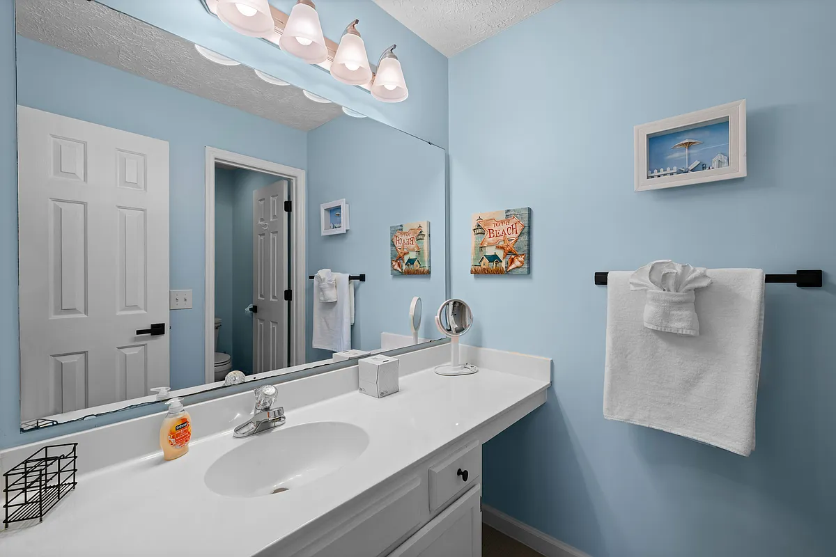 Building Photo - 557 White River Dr #12H