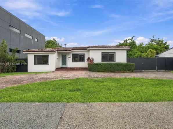 565 East Dr, Miami Springs, FL 33166