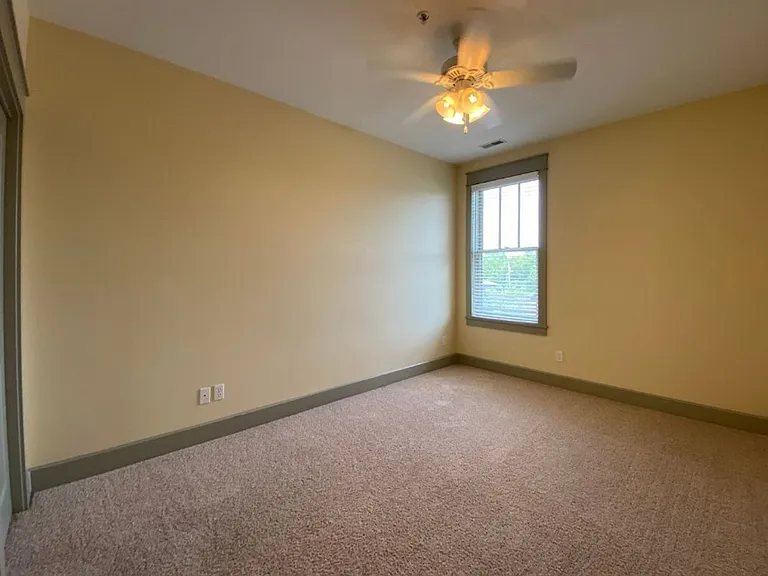 235 W Dodds St — Photo 20