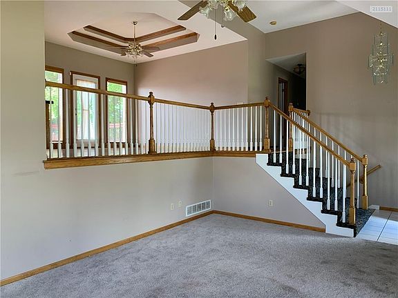 Spacious front-to-back split with 4 bedrooms