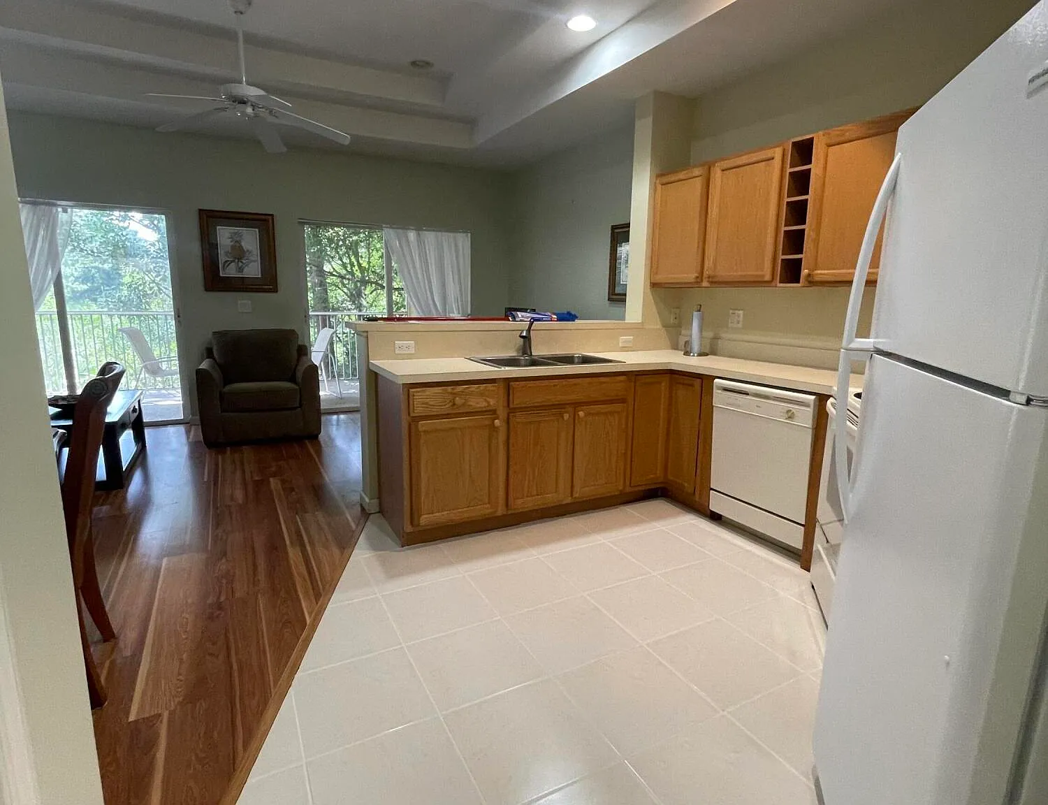 1 bed, 1.5 bath, 1012 sqft, $1,850 — Photo 4
