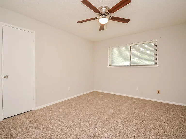 21318 Park Valley Dr — Photo 43