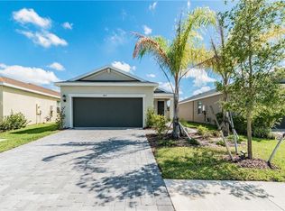 5702 Los Robles Ct, Palmetto, FL 34221