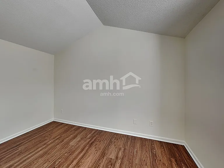 4415 Hounds Run Dr — Photo 16