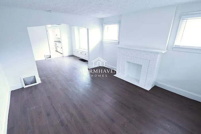 1313 Coventry St — Photo 2