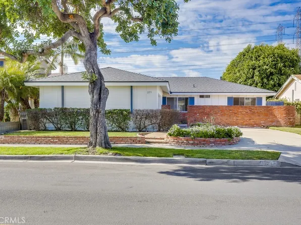 229 Harvard Ln, Seal Beach, CA 90740