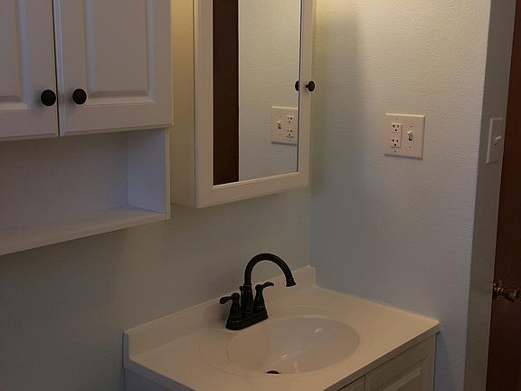 4th image of 485 Maplewood Ct
