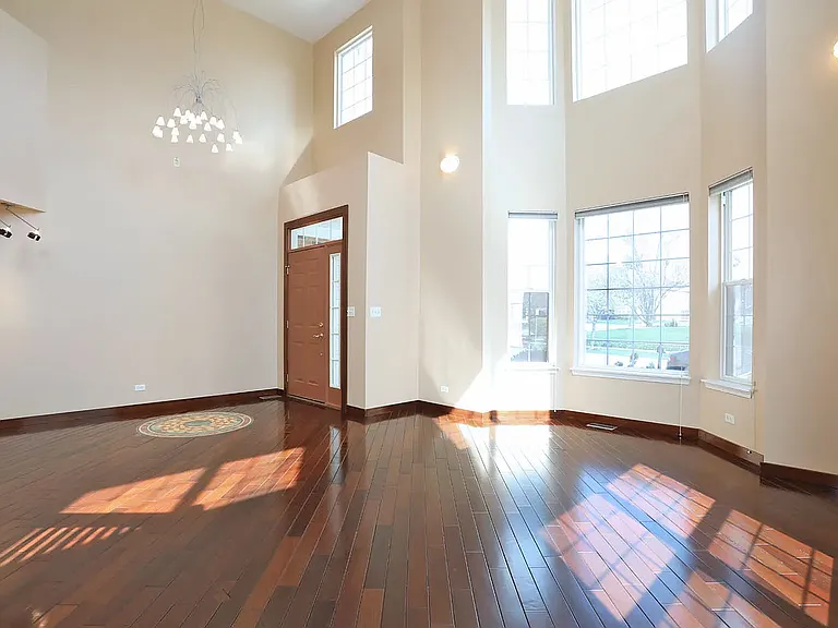 829 Clover Ridge Ln — Photo 7