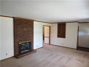 4th image of 5744 Floyd St