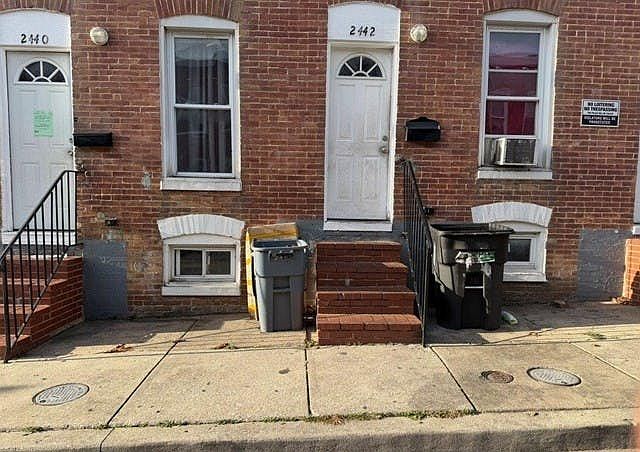 2nd image of 2442 Etting St