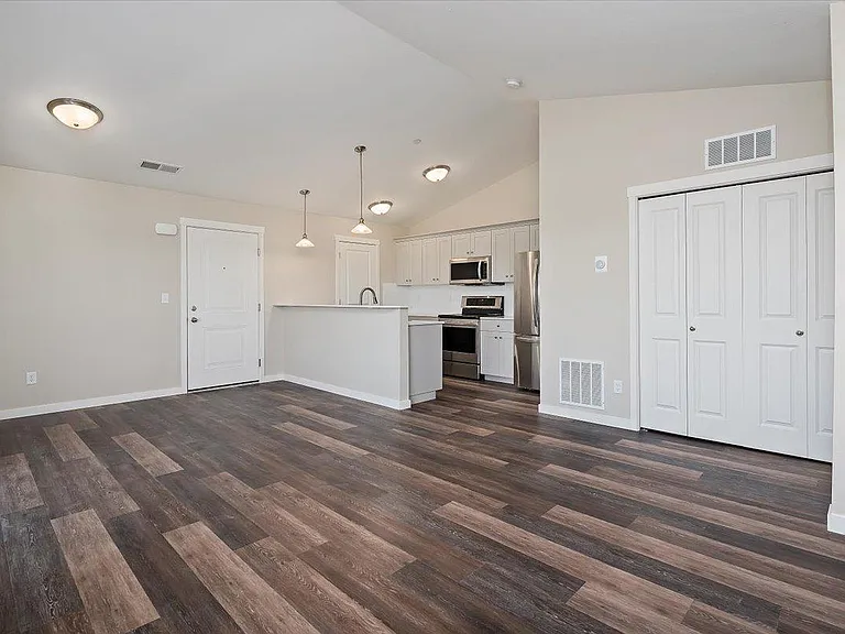 The Summit Apartments — Photo 132