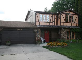 1029 N Seminary St, Roanoke, IN 46783
