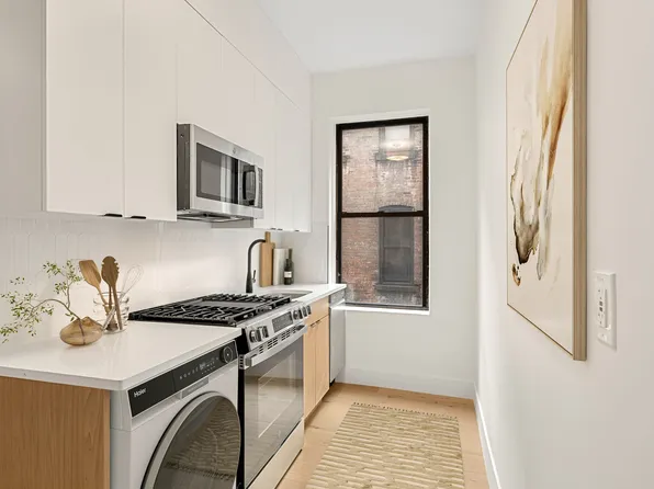 668 Riverside Drive image 5 of 10