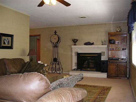 2nd image of 545 Glen Cir