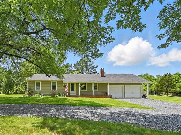 99 Oak Hill Rd, Cumberland, VA 23040