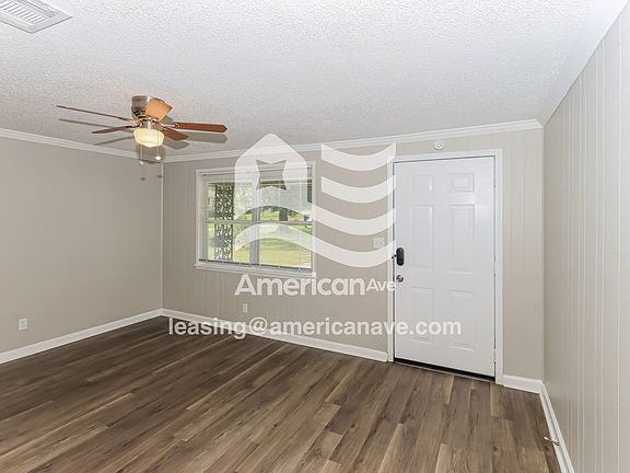 1063967_002_wm_-_living_room_13145339.jpg