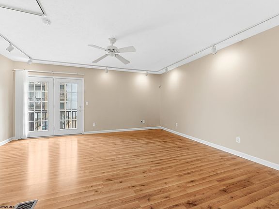5th image of 40 Cedarstone Ct