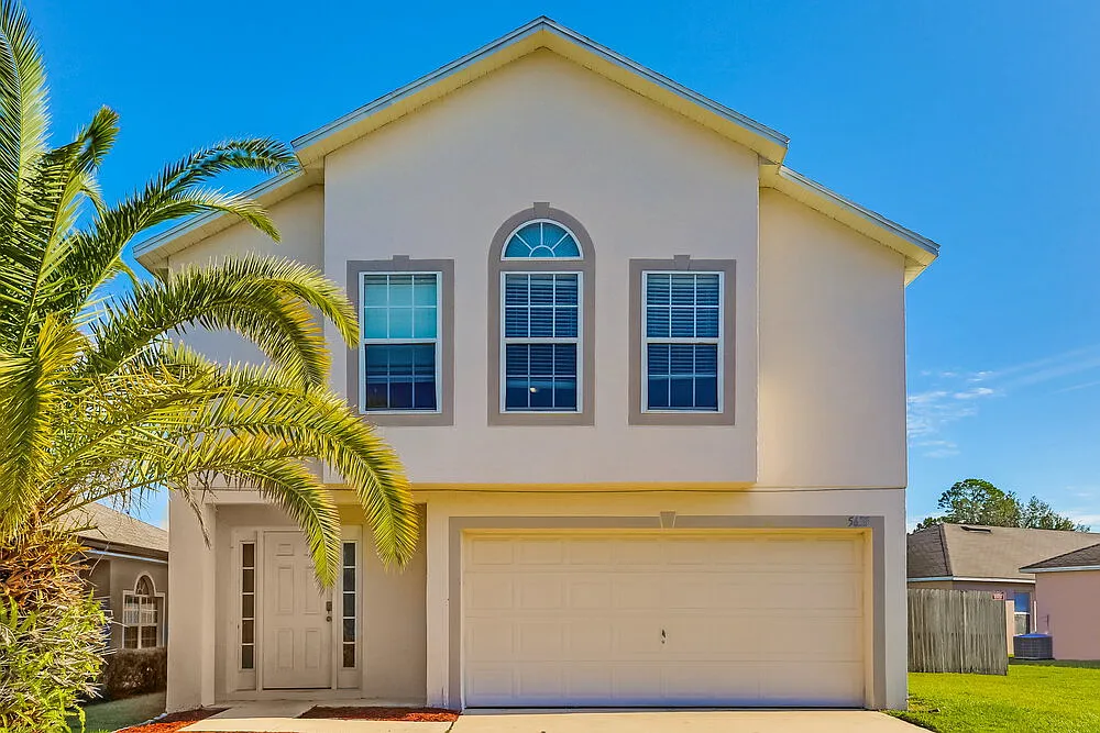 4 bed, 2.5 bath, 1963 sqft, $2,360 — Photo 1