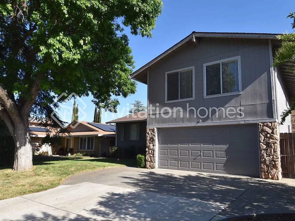 9209 Sungold Way
