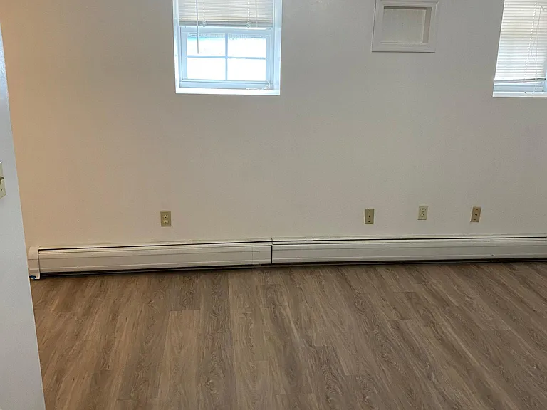 98 Morris St #BASEMENT — Photo 16