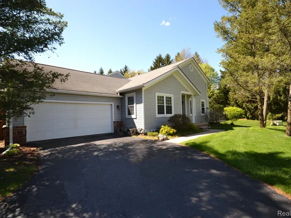 1166 Fairways Blvd, Troy, MI 48085