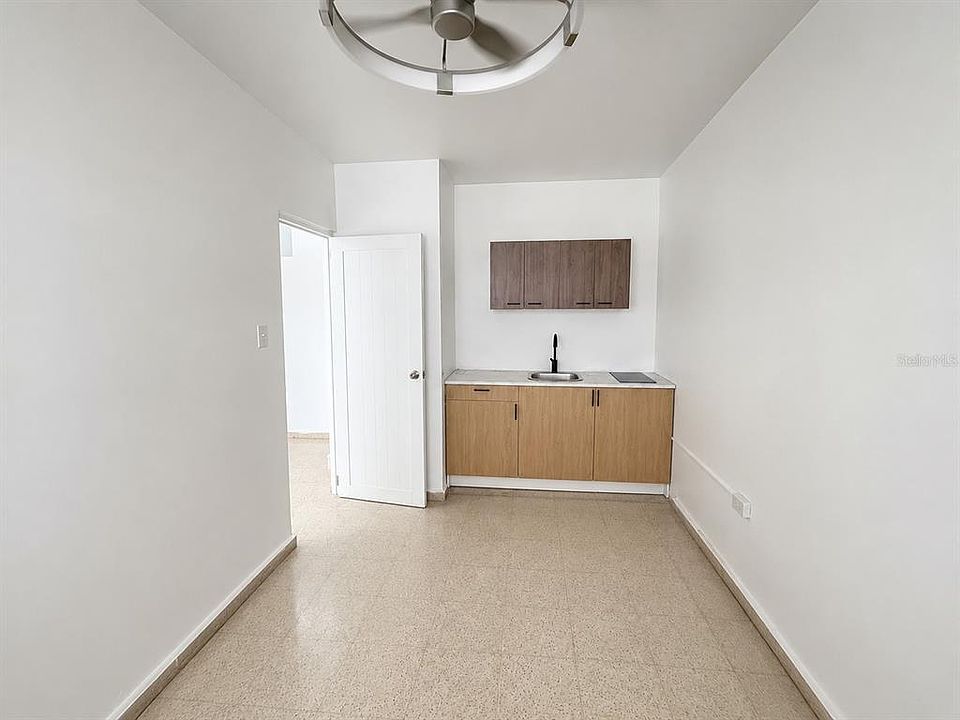 1st image of 760 Andalucaa