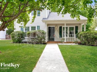 2 Hickory Knoll Ct, Greensboro, NC 27407