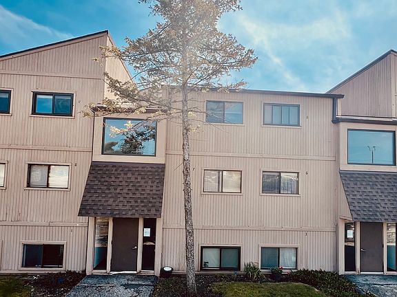 2nd image of 48 Oak Hill Colony APT 9