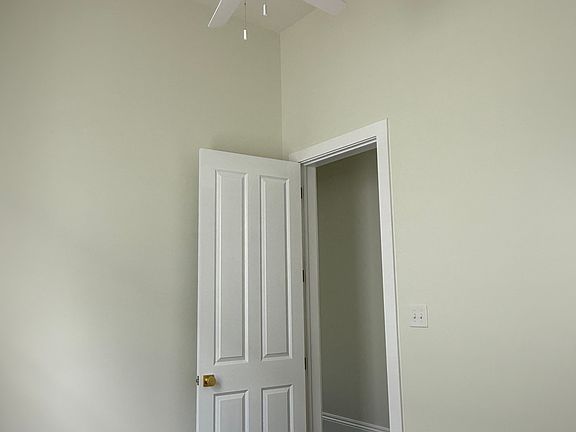 5th image of 1421 Thalia St #1423