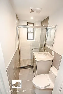 Rented by Jonis Realty | media 7