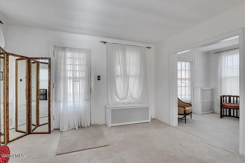 4th image of 1028 Maryland Avenue