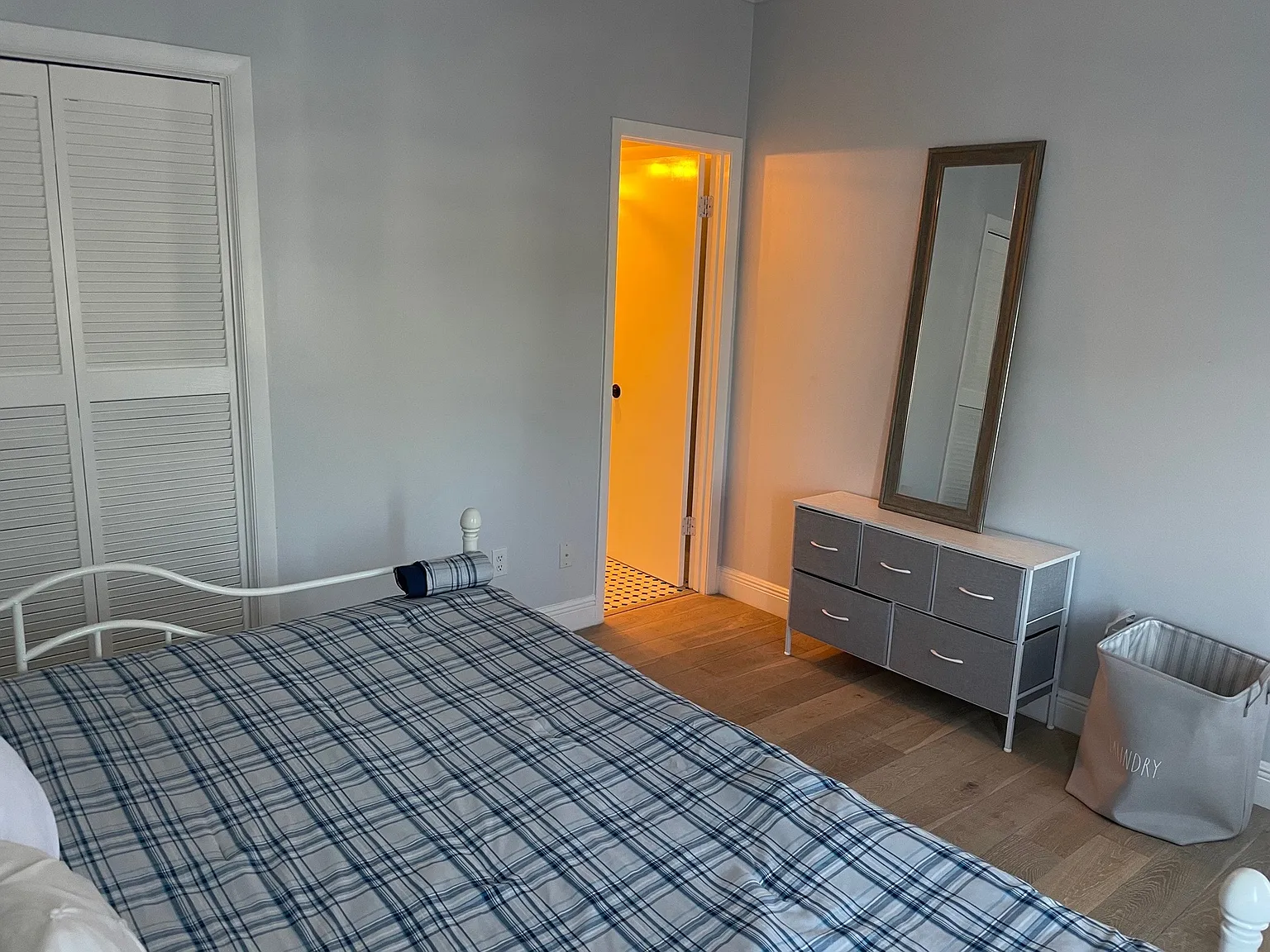 2 bed, 1060 sqft, $2,200 — Photo 4