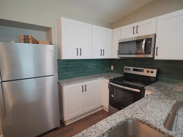 1682 Mayhew St — Photo 5