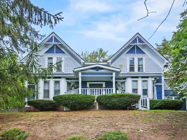 179 Elm St, Amesbury, MA 01913
