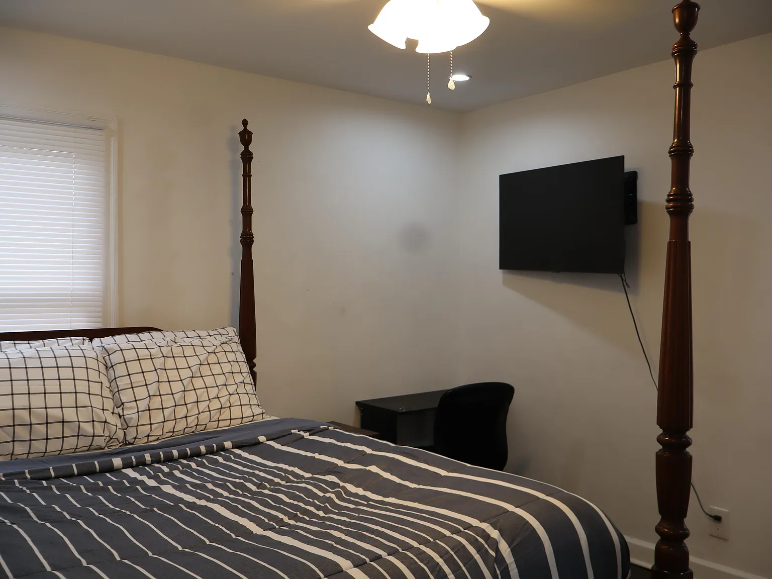 4 bed, 4.0 bath, 1665 sqft, $1,364 — Photo 4