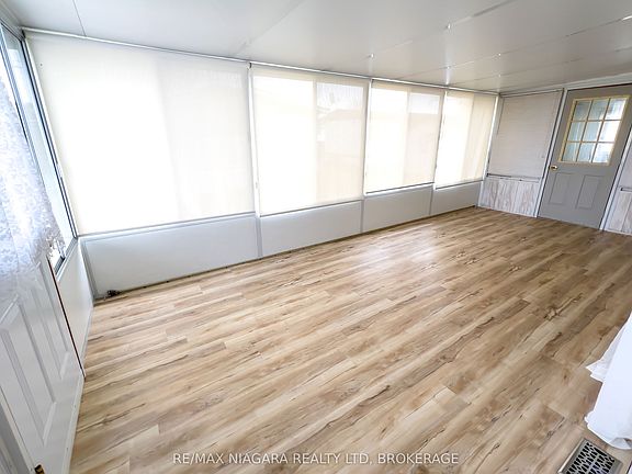 3rd image of 3033 Townline Rd #74