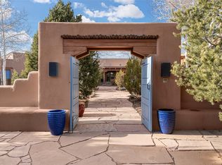 27 Entrada Descanso, Santa Fe, NM 87506