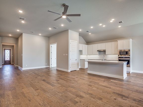 5th image of 5917 Enclave Dr