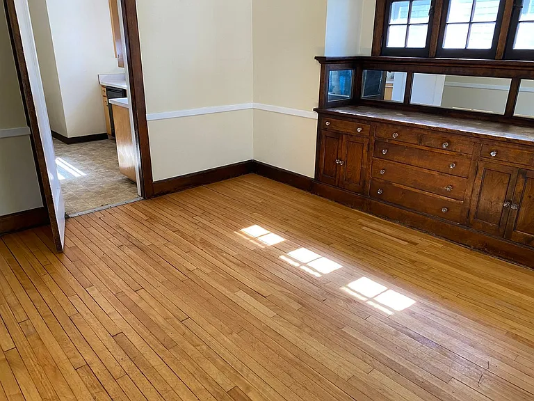 620 McClellan St — Photo 3