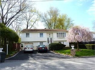 36 Essex Rd, Parsippany, NJ 07054