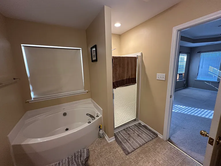 404 Treybrooke Dr — Photo 52