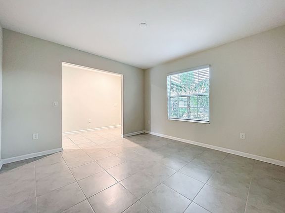5th image of 16436 Fernridge St