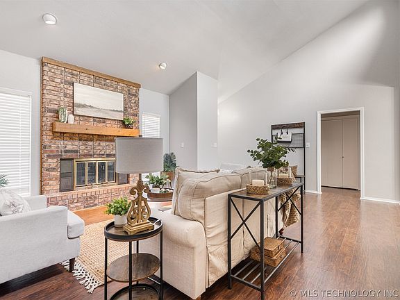 4th image of 1609 Ward Rd