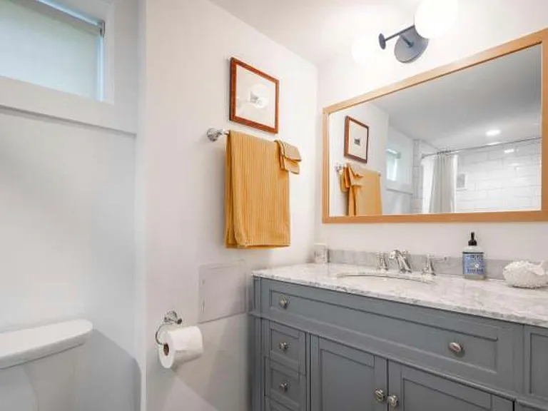 2444 S Oakland St — Photo 8