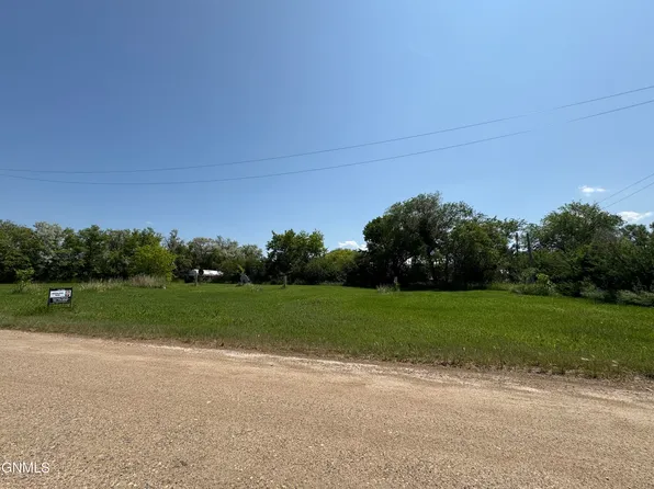 101 1st Ave #E, Noonan, ND 58765